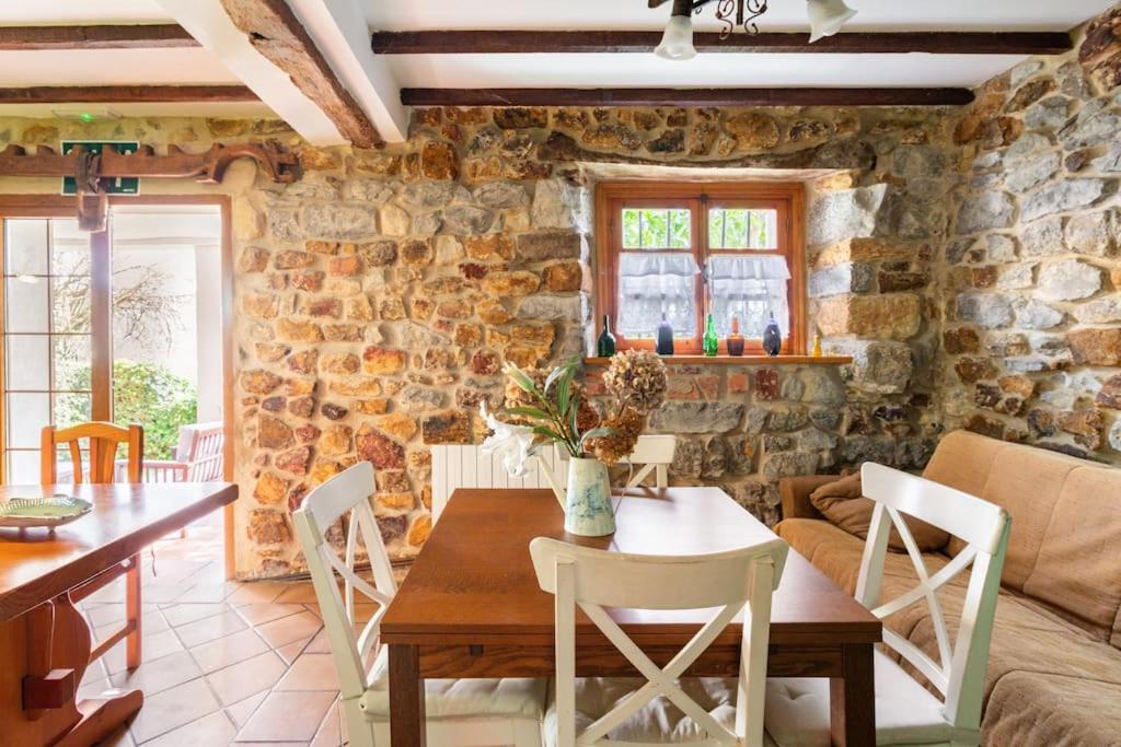 Holiday home Casa Mozos, A 9 Kilometros De Santander Y A 6 De Cabarceno *